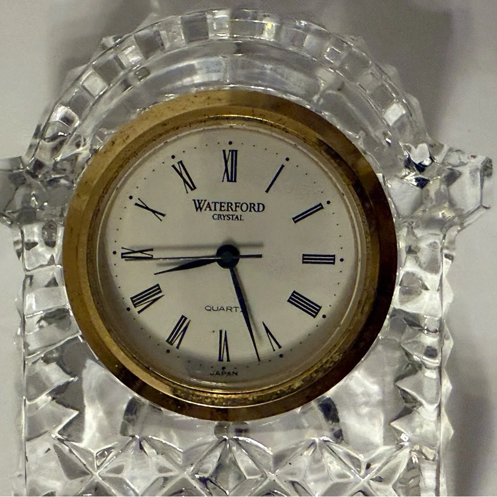 WATERFORD CRYSTAL IRELAND CLOCK MANTLE DESK SIGNED HOME DECOR ** needs battery